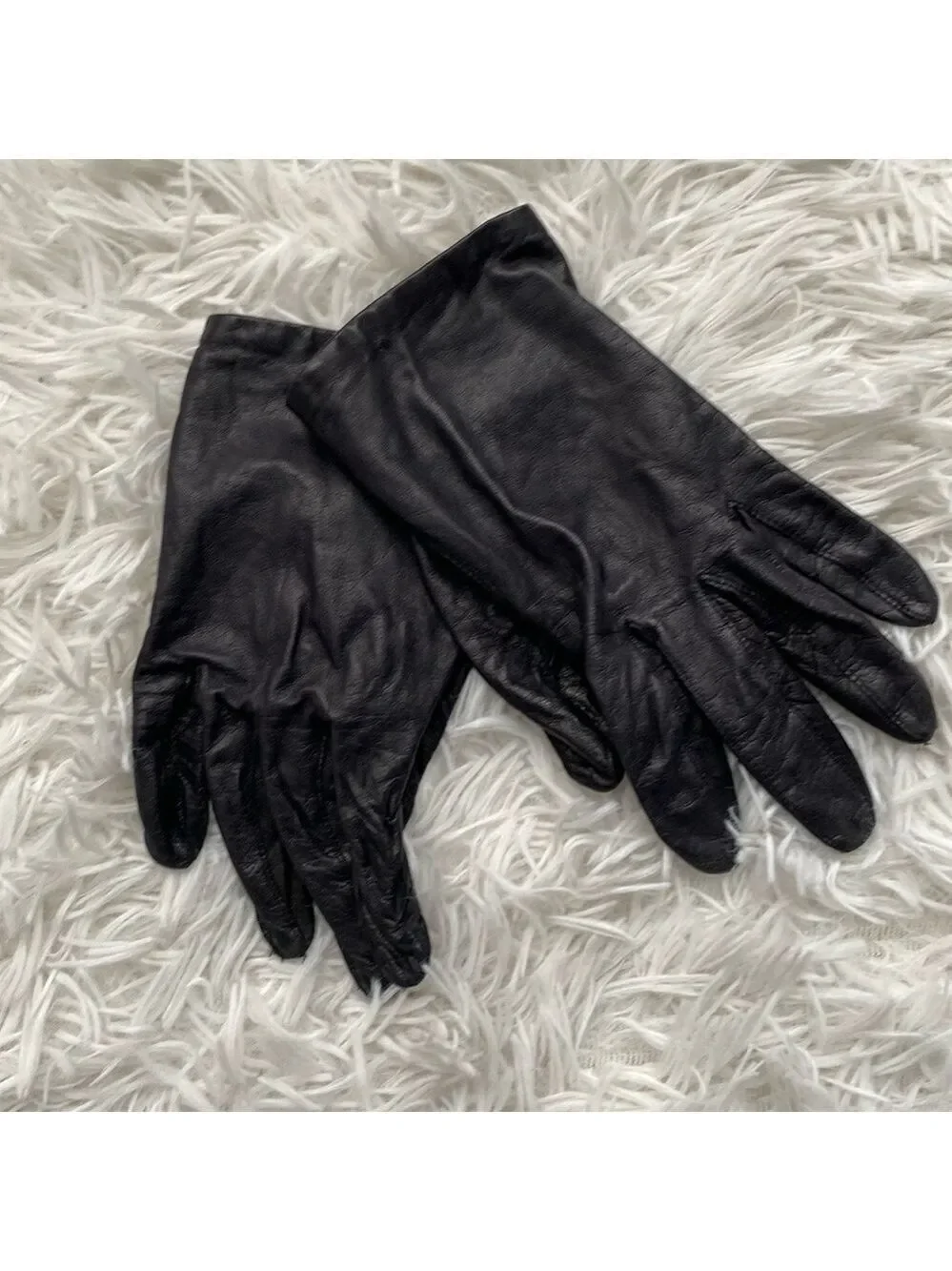 Black vintage short driving gloves